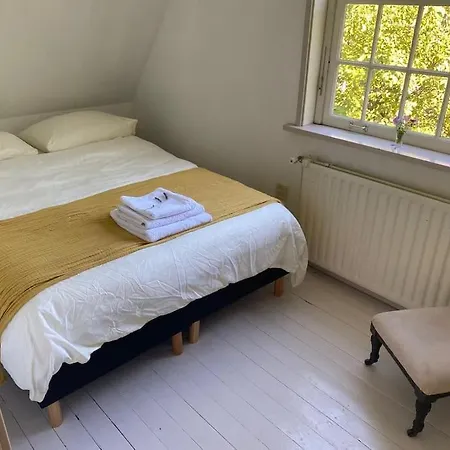 Characteristic Two Bedroom Home, Free Parking. *